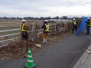 除草作業のボランティアを行いました。